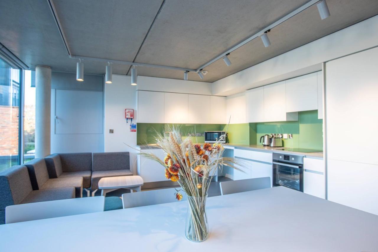 Dorothy Wadham Apartments Оксфорд Экстерьер фото